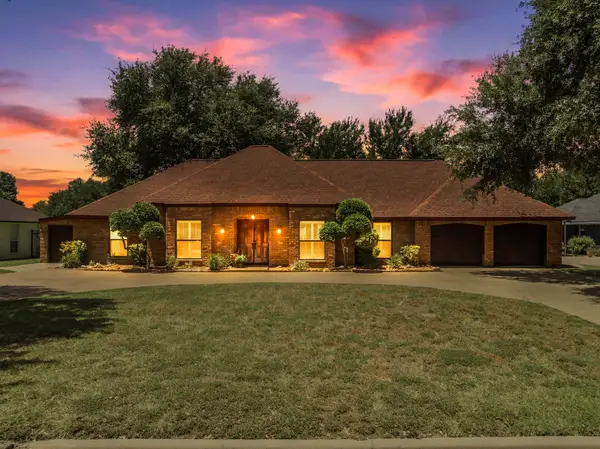 9208 Country Lake Drive, Waco, TX 76708