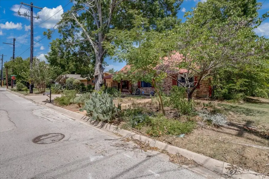 2105 Emerson Lane, Denton, TX 76209 - #3