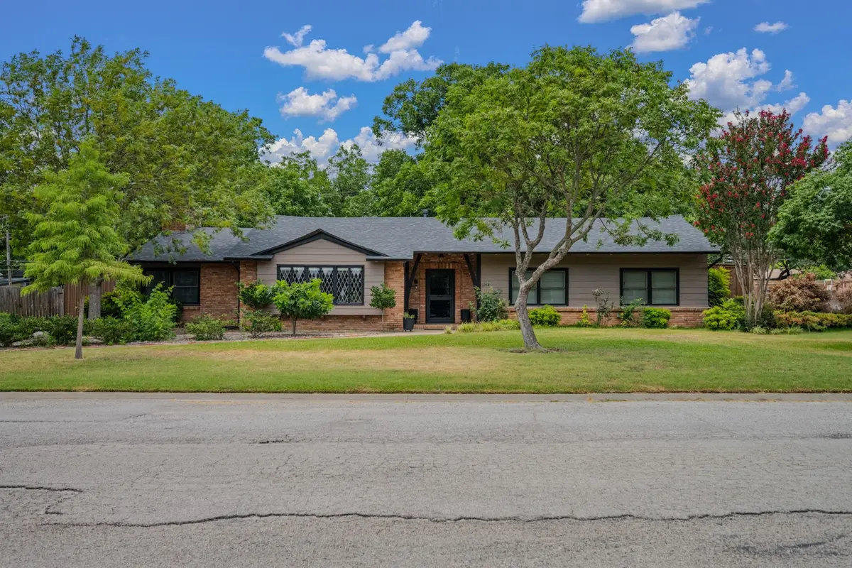 1214 Loma Alta Place, Cleburne, TX 76033 - #1