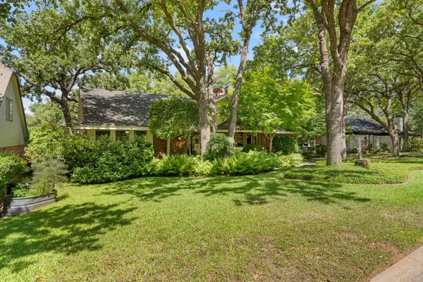 2212 Prestonwood Drive, Arlington, TX 76012