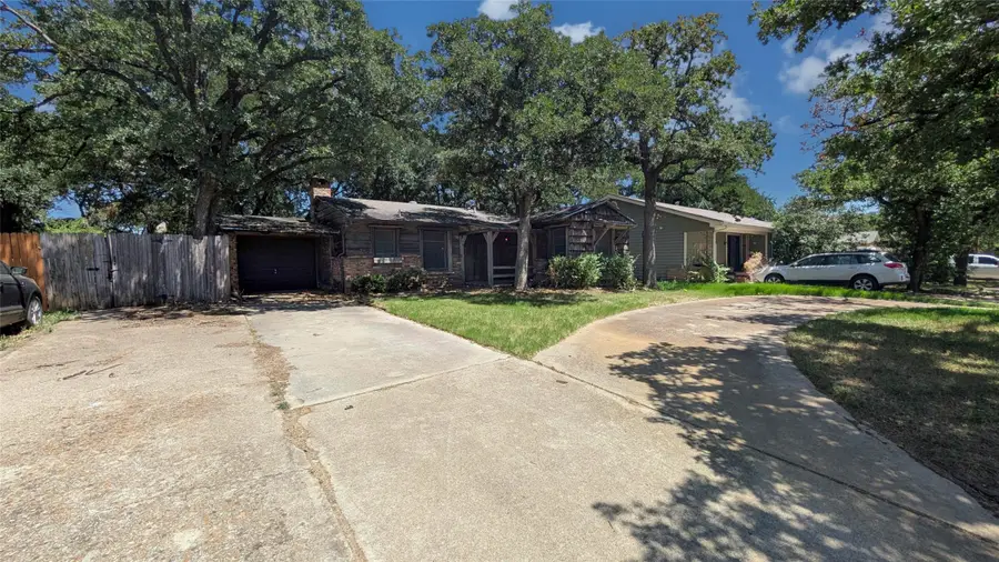 2325 Yeager Street, Fort Worth, TX 76112 - #2