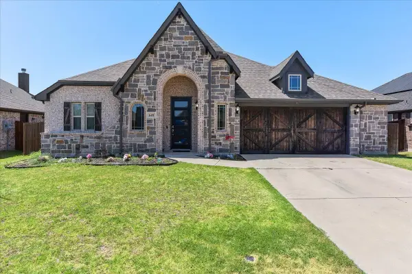 648 Sirius Lane, Waxahachie, TX 75165