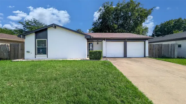 6412 Grasshopper Drive, Watauga, TX 76148