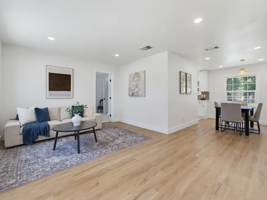5852 Lyle Street, Westworth Village, TX 76114 - #2