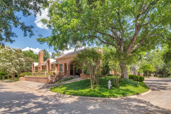 16028 Chalfont Place, Dallas, TX 75248