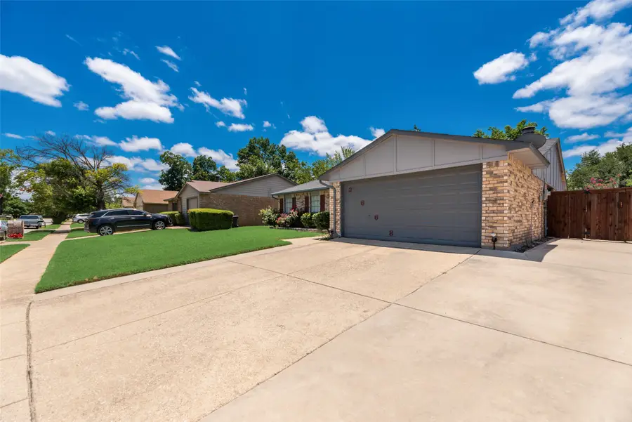 2668 Castanada Circle, Fort Worth, TX 76112 - #3
