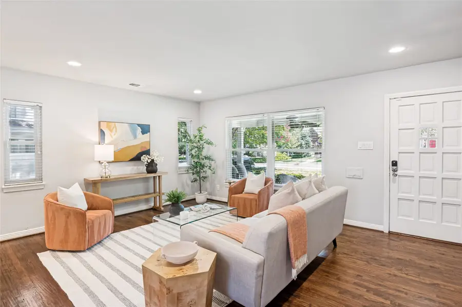 1043 N Edgefield Avenue, Dallas, TX 75208 - #3