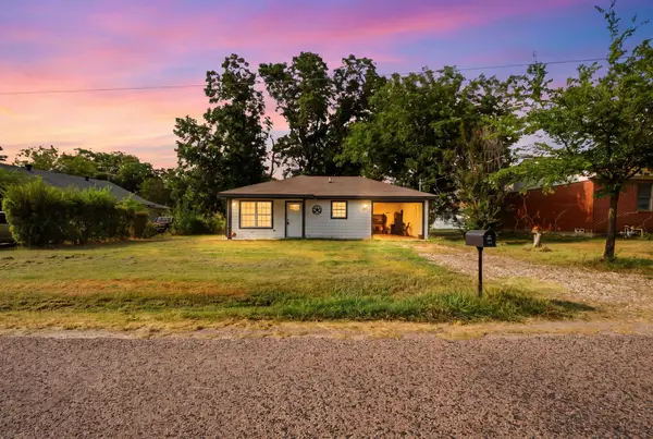 302 Gene Autry Drive, Tioga, TX 76271