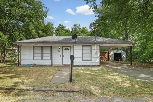 508 Batterson Street, Cleburne, TX 76031
