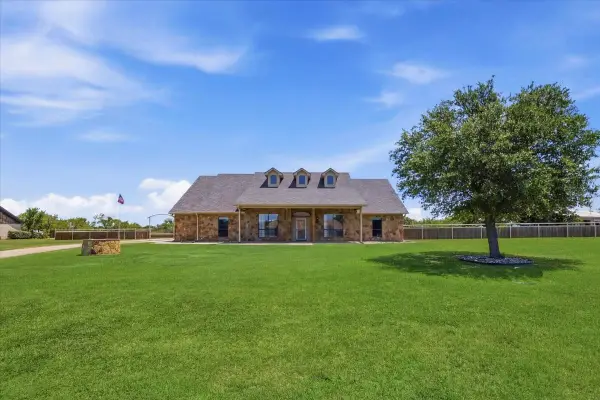122 Eagle Pass Lane, Weatherford, TX 76087