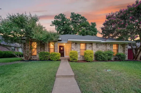 806 Lake Meadows Circle, Rockwall, TX 75087