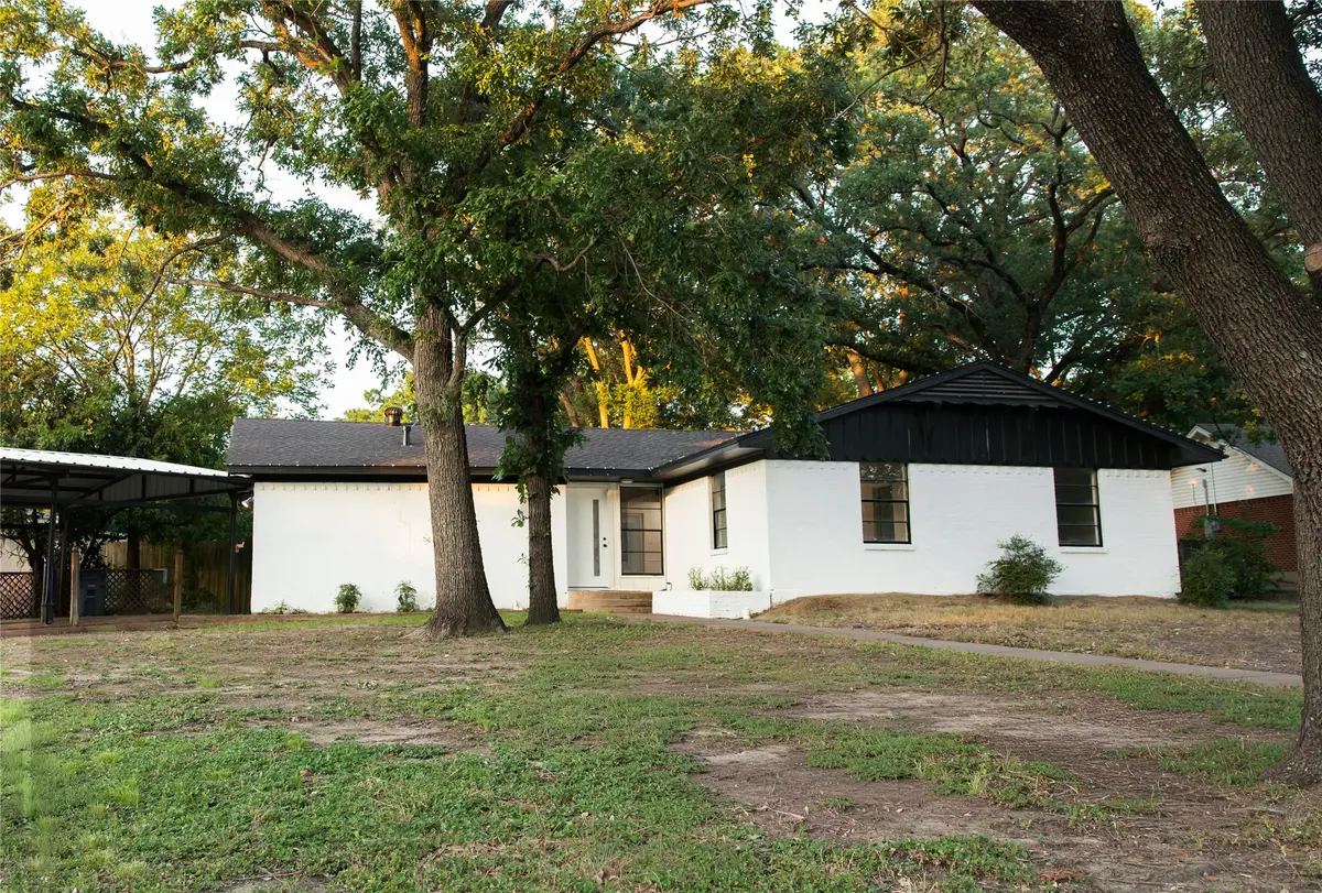 805 Lynn Court, Ennis, TX 75119 - #1