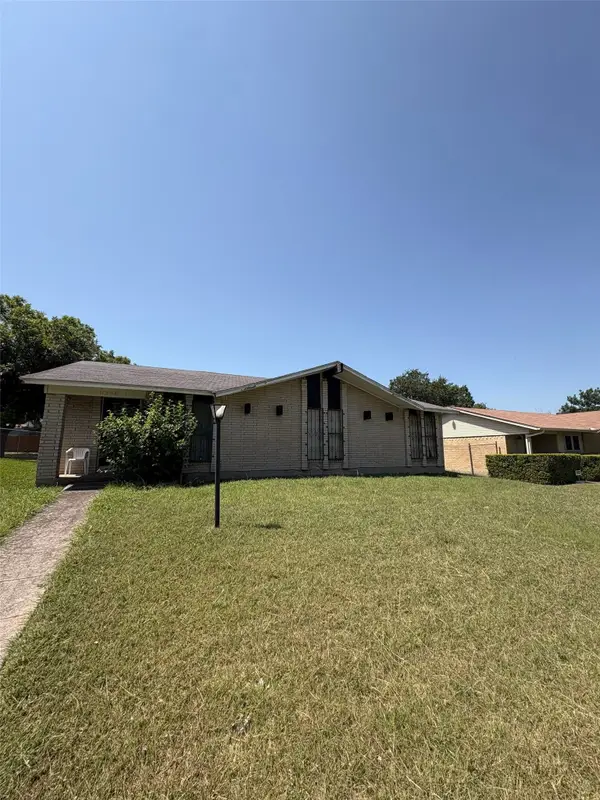 1306 Aldenwood Drive, Dallas, TX 75232