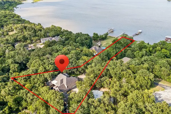 9 N Eagle Point #A, Azle, TX 76020