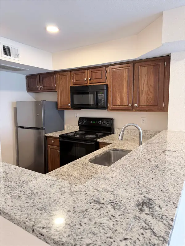 3410 Country Club Drive W #192, Irving, TX 75038