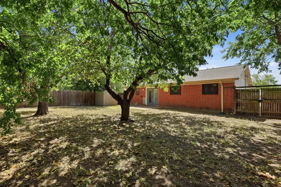 1420 Laurel Lane, Cleburne, TX 76033 - #3