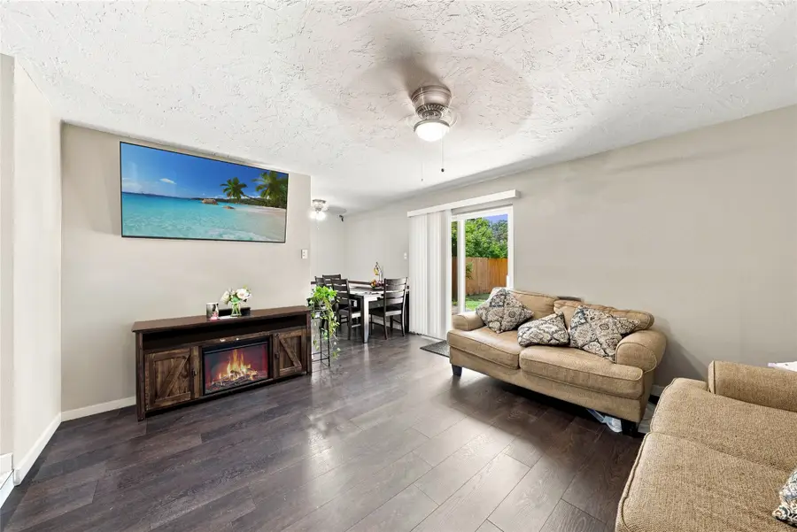 2621 Burning Tree Lane, Irving, TX 75062 - #2