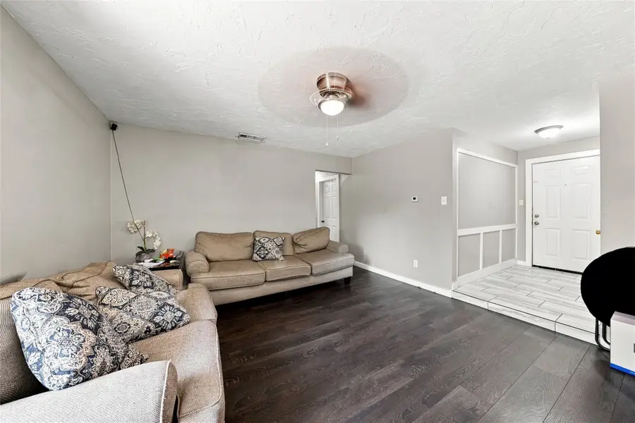 2621 Burning Tree Lane, Irving, TX 75062 - #3