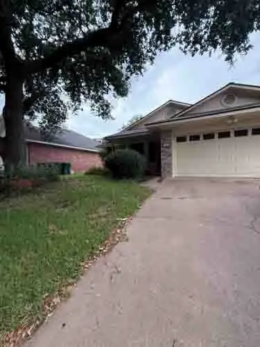 303 Scenic Brook Street, Brenham, TX 77833