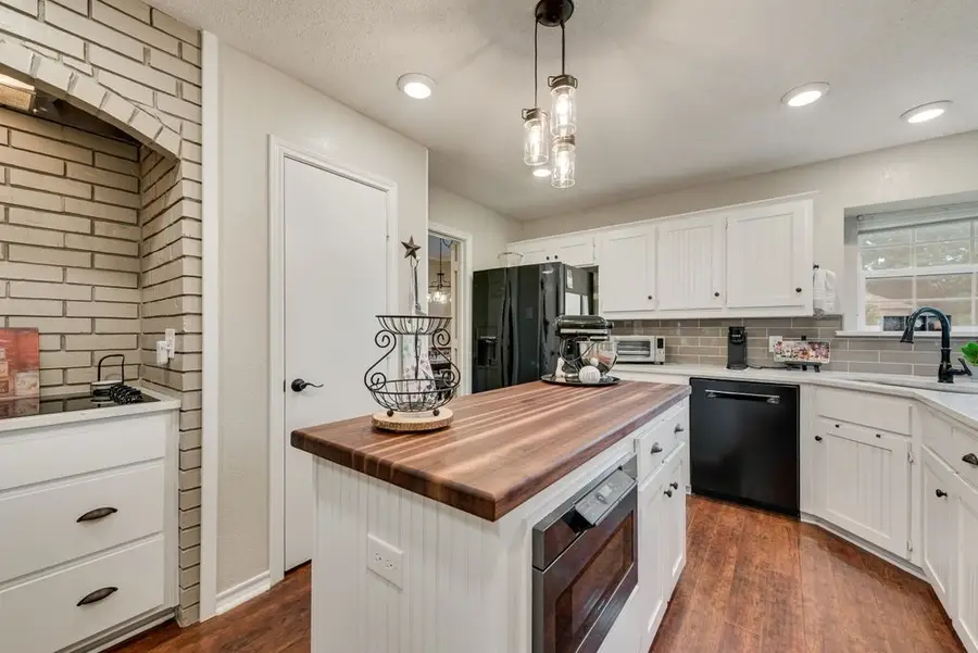 602 Creek View Circle, Ovilla, TX 75154 - #2