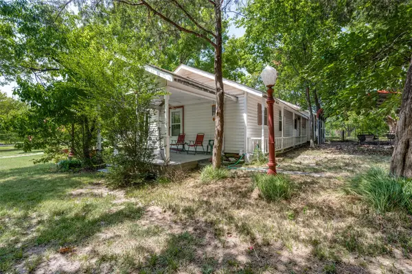 402 Jones Street, Tom Bean, TX 75489
