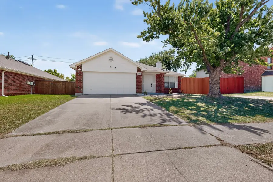 6009 Iris Drive, Rowlett, TX 75089 - #2