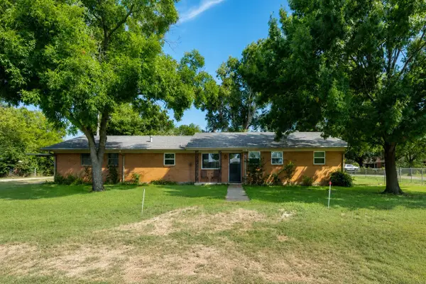 103 E Mckinley Avenue, Whitney, TX 76692