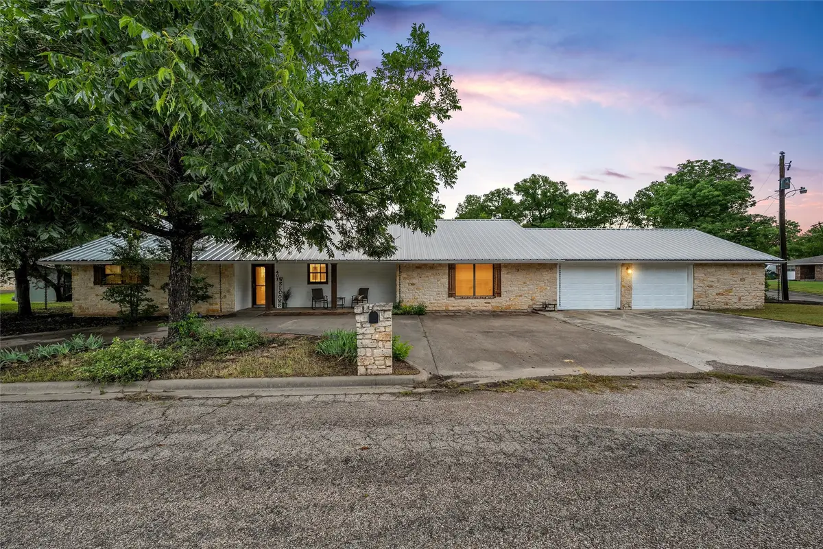 401 N Avenue V, Clifton, TX 76634 - #1
