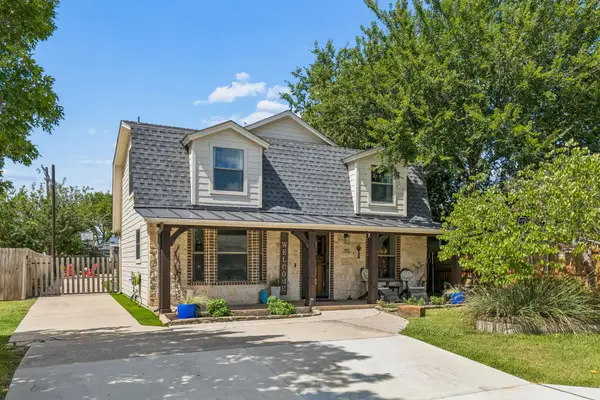 302 Denton Drive, Roanoke, TX 76262