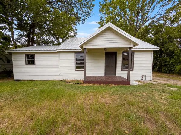 608 E Navasota Street, Groesbeck, TX 76642