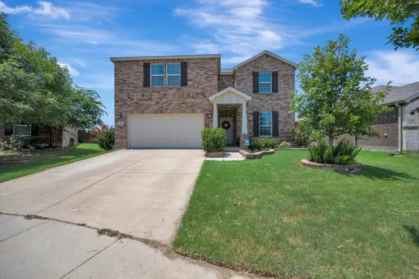 8105 Kurgan Trail, Fort Worth, TX 76131