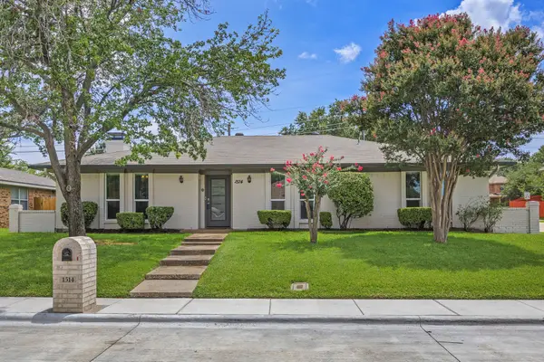 1514 College Parkway, Lewisville, TX 75077