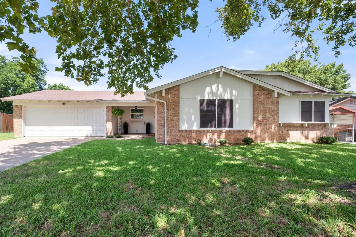 806 Ridgeway Road, Joshua, TX 76058 - #1