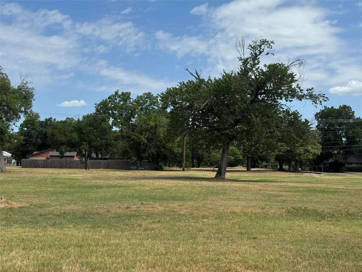 105 Smallwood Drive, Westworth Village, TX 76114 - #1