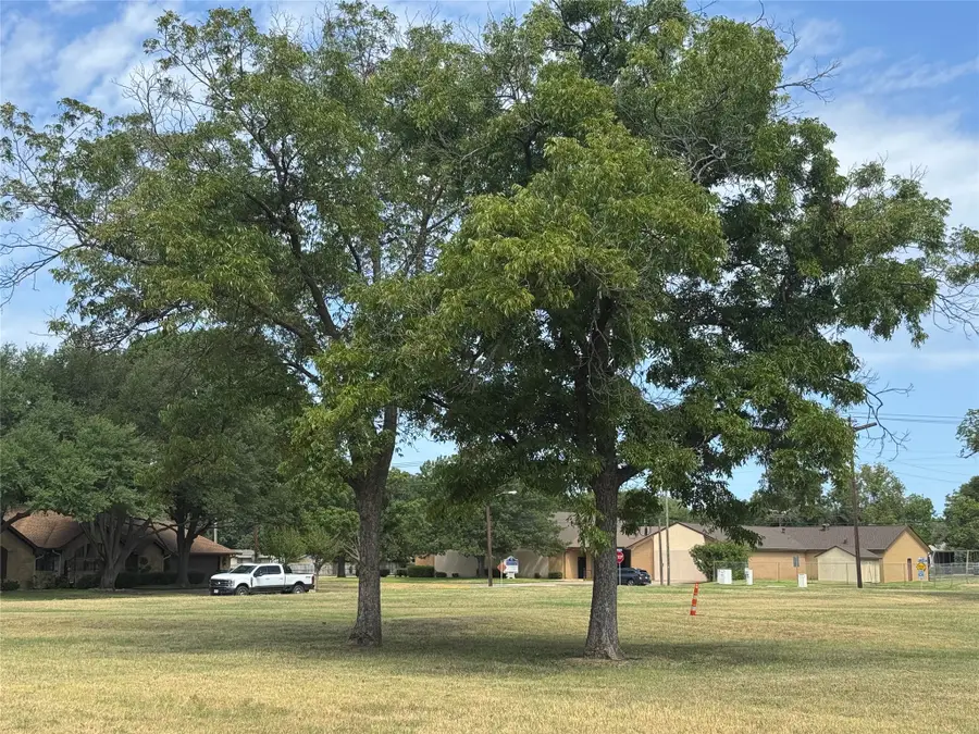 105 Smallwood Drive, Westworth Village, TX 76114 - #2