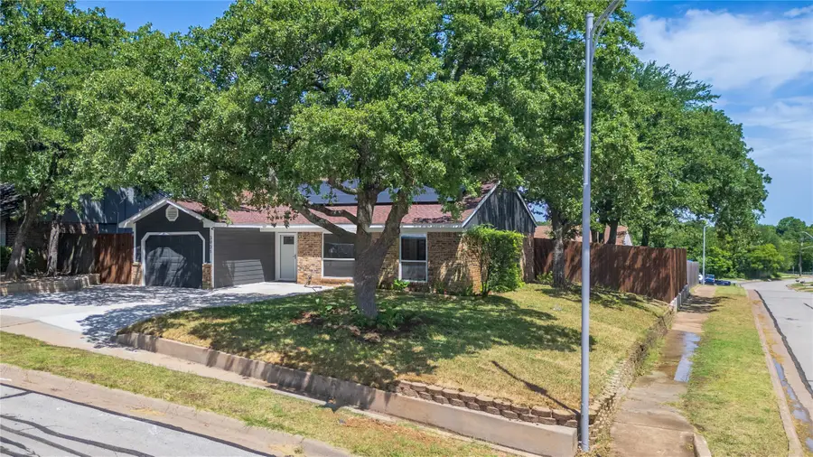 3901 Glengate Drive, Arlington, TX 76016 - #3