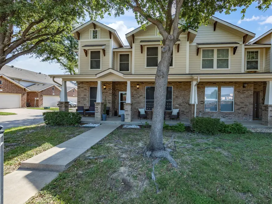 676 S Charles Street, Lewisville, TX 75057 - #2