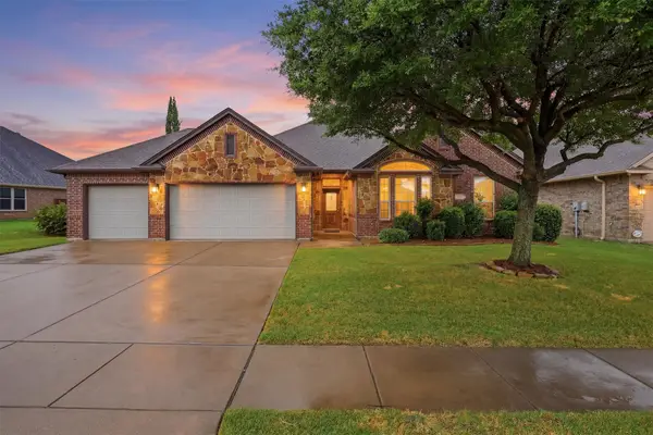 305 Delaware Street, Burleson, TX 76028