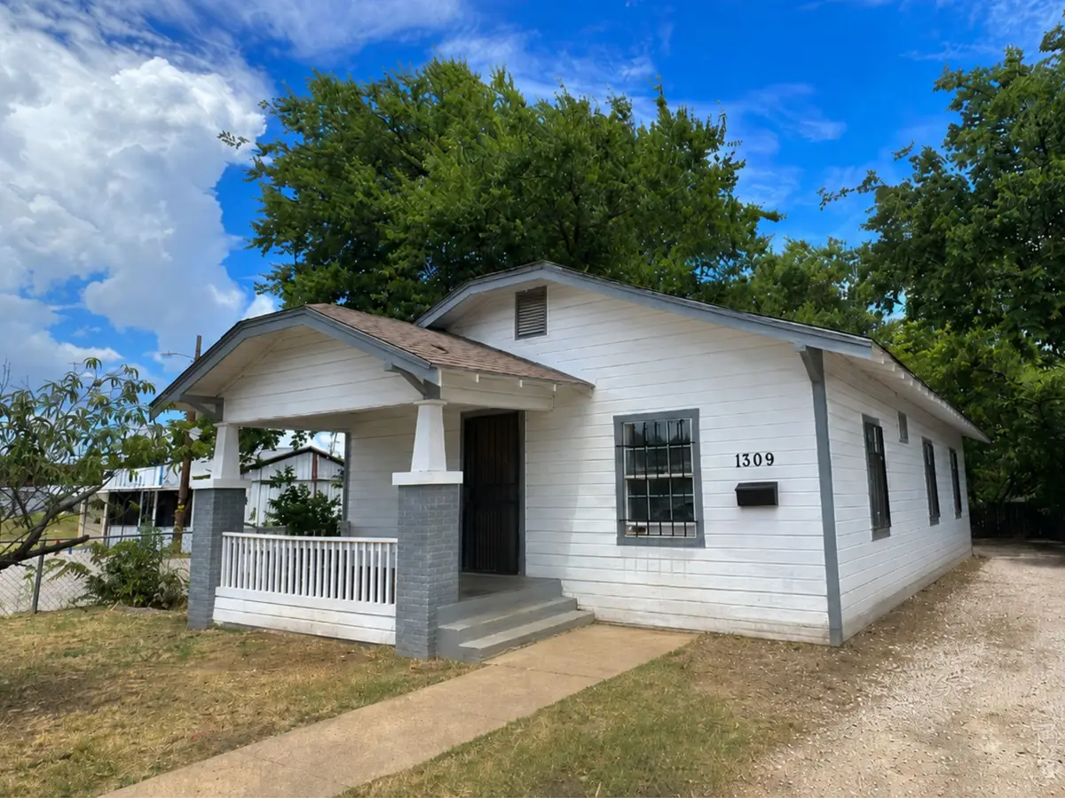 1309 S Riverside Drive, Fort Worth, TX 76104 - #1