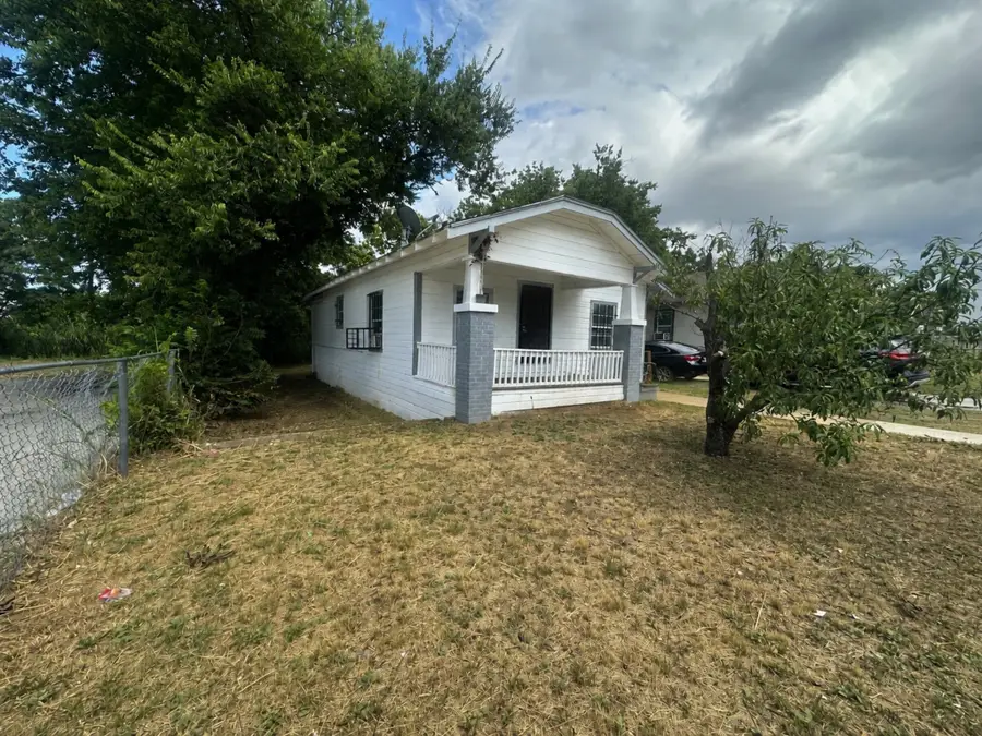 1309 S Riverside Drive, Fort Worth, TX 76104 - #3