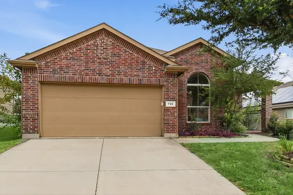720 Rio Bravo Drive, Fort Worth, TX 76052