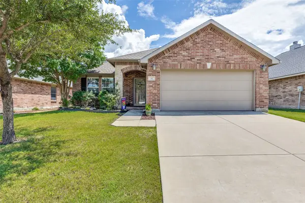 317 Amethyst Drive, Fort Worth, TX 76131