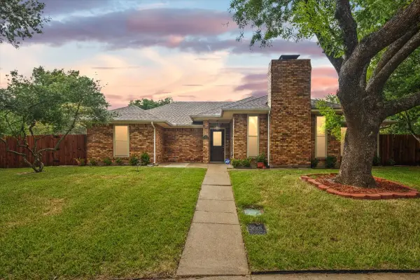 107 Buffalo Creek Circle, Waxahachie, TX 75165