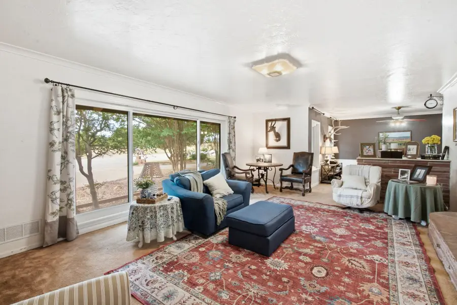 904 W Belknap Street, Jacksboro, TX 76458 - #3