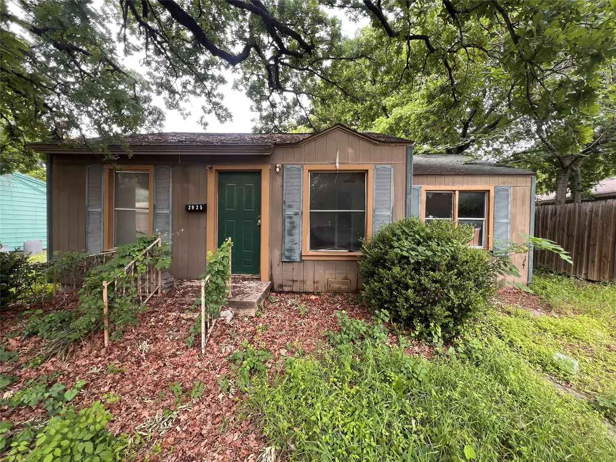 2925 Oakwood Street, Haltom City, TX 76117 - #1