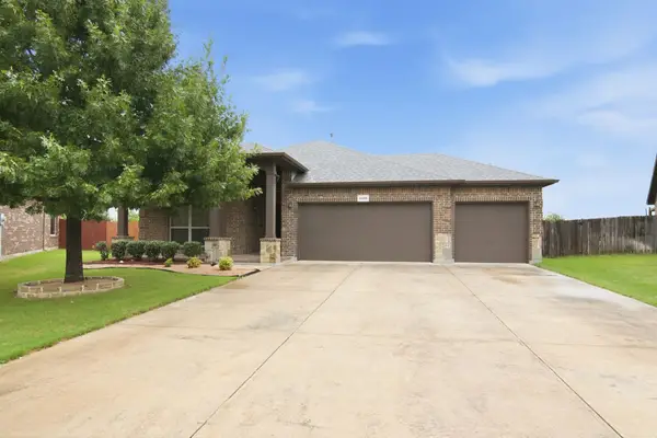 2444 Half Moon Bay Lane, Fort Worth, TX 76177