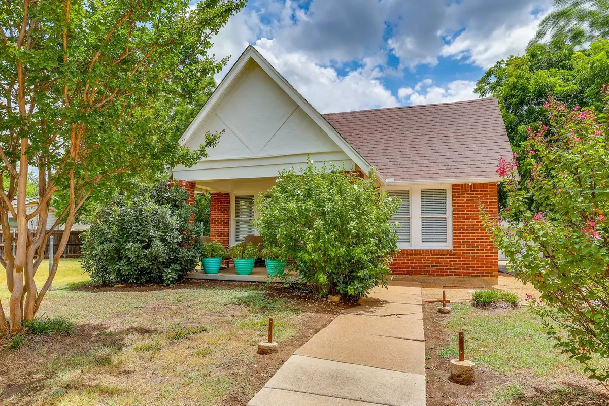 2529 Chicago Avenue, Fort Worth, TX 76103 - #1