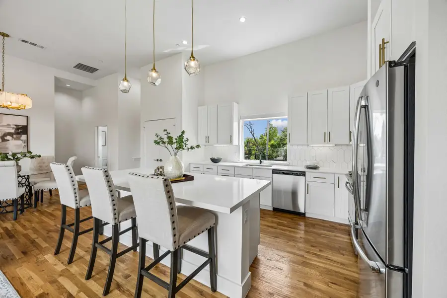 2611 Hondo Avenue #102, Dallas, TX 75219 - #3