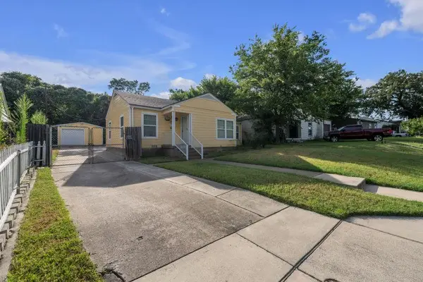 1005 Clarence Street W, Fort Worth, TX 76117 - #1