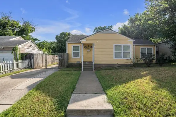 1005 Clarence Street W, Fort Worth, TX 76117 - #2